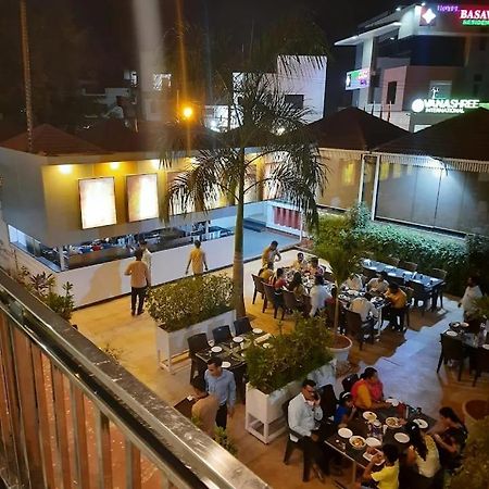 Hotel Madhuvan International Bijāpur Exterior photo